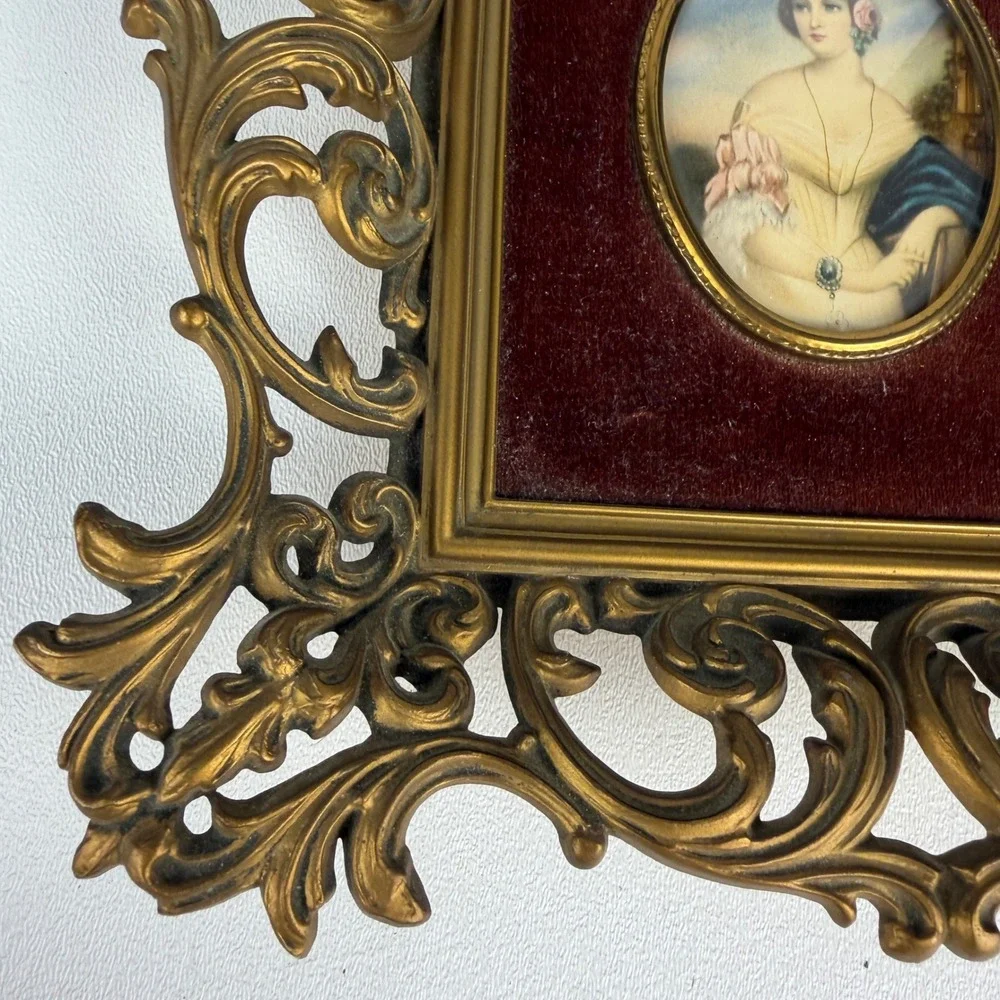 Cameo Creation Portrait Isabella Montgomery Convex Glass Ornate Gold Frame